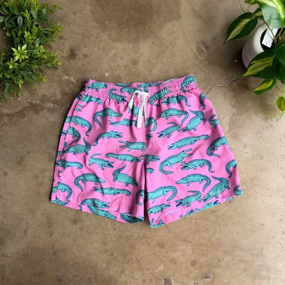 Chubbies Swim Trunks Alligator Print Size Small Pink 5.5